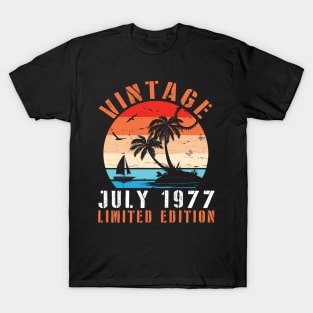 Vintage July 1977 Limited Edition Happy Birthday Papa Dad Mom Brother Sister Cousin Son 43 Years Old T-Shirt